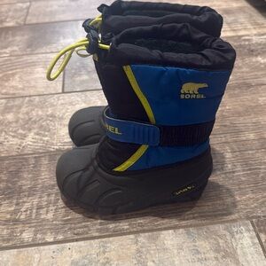 Sorel size 10 kids winter boots